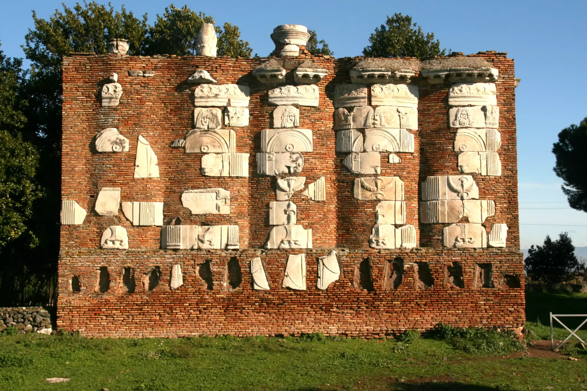fountain of neptune - neptune fighting an octopus - 13