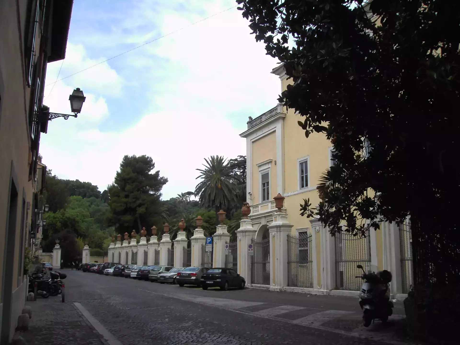 temple of antoninus and faustina - 13