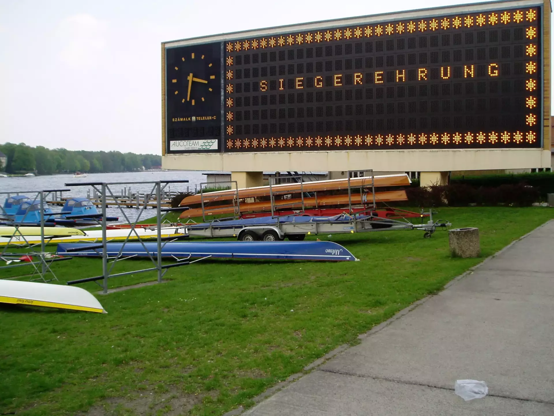 viktoria luise platz - 19